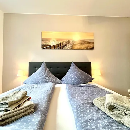 Moseltraum, Bis Zu 6 Pers, Mit 3 Schlafzimmer Und Panoramabalkon * Müden
