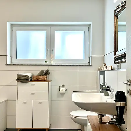 Moseltraum, Bis Zu 6 Pers, Mit 3 Schlafzimmer Und Panoramabalkon Appartement Müden