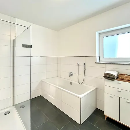 Moseltraum, 1-6 Pers, Mit 3 Schlafzimmer Und Panoramabalkon *