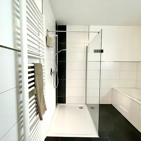 Moseltraum, 1-6 Pers, Mit 3 Schlafzimmer Und Panoramabalkon * Müden