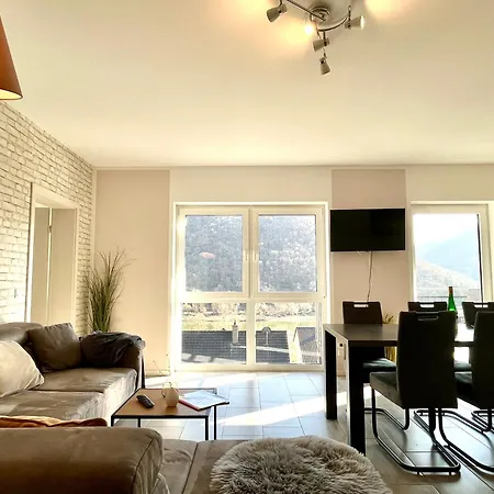 Moseltraum, 1-6 Pers, Mit 3 Schlafzimmer Und Panoramabalkon