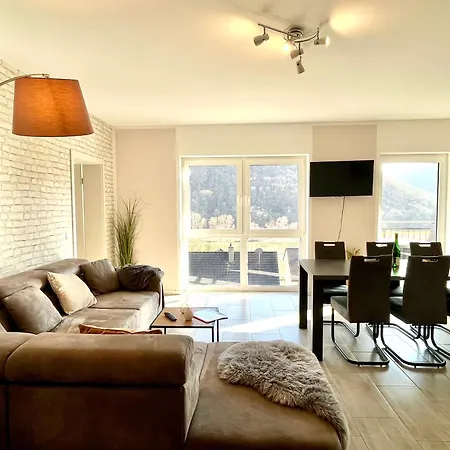 Apartment Moseltraum, 1-6 Pers, Mit 3 Schlafzimmer Und Panoramabalkon *