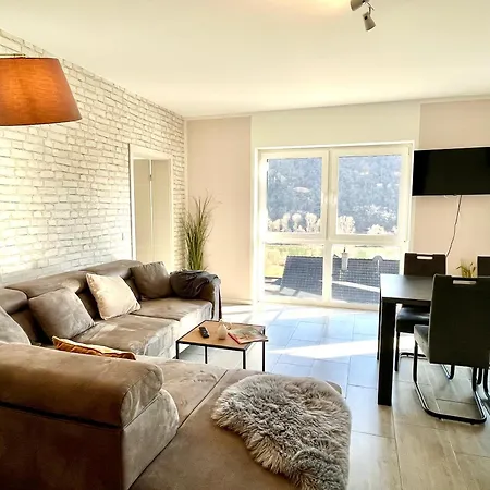 Moseltraum, Bis Zu 6 Pers, Mit 3 Schlafzimmer Und Panoramabalkon Appartement Müden