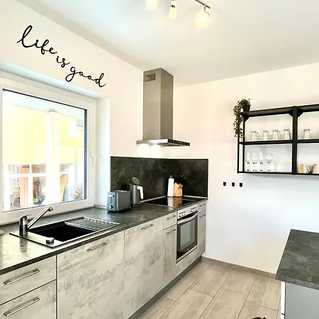 Apartment Moseltraum, 1-6 Pers, Mit 3 Schlafzimmer Und Panoramabalkon Müden