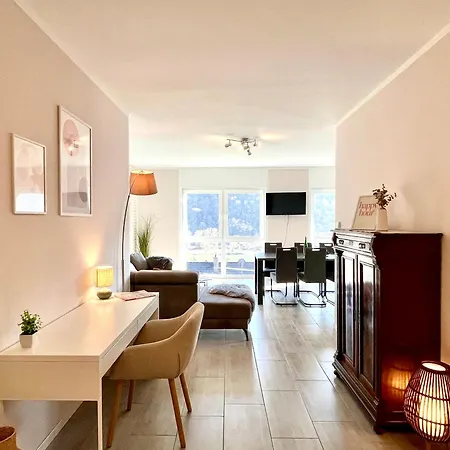 Moseltraum, 1-6 Pers, Mit 3 Schlafzimmer Und Panoramabalkon * Mueden