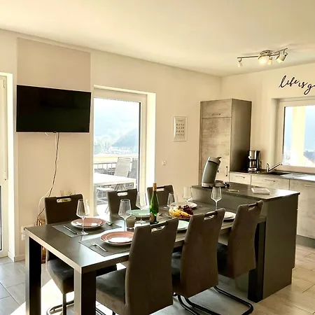 Apartment Moseltraum, 1-6 Pers, Mit 3 Schlafzimmer Und Panoramabalkon *