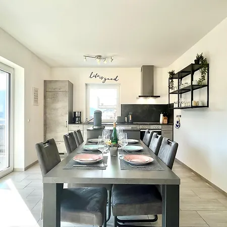 Appartement Moseltraum, Bis Zu 6 Pers, Mit 3 Schlafzimmer Und Panoramabalkon *