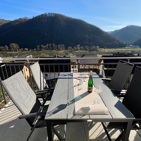Appartement Moseltraum, Bis Zu 6 Pers, Mit 3 Schlafzimmer Und Panoramabalkon