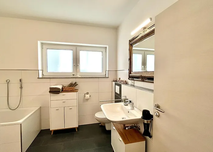 Moseltraum, 1-6 Pers, Mit 3 Schlafzimmer Und Panoramabalkon *