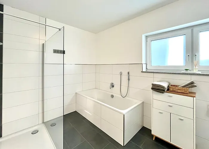 Moseltraum, 1-6 Pers, Mit 3 Schlafzimmer Und Panoramabalkon *