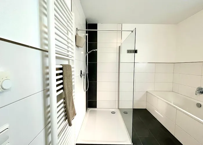 Moseltraum, 1-6 Pers, Mit 3 Schlafzimmer Und Panoramabalkon * Müden