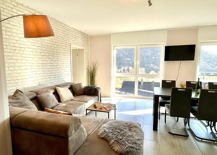 Moseltraum, 1-6 Pers, Mit 3 Schlafzimmer Und Panoramabalkon Apartamento Müden